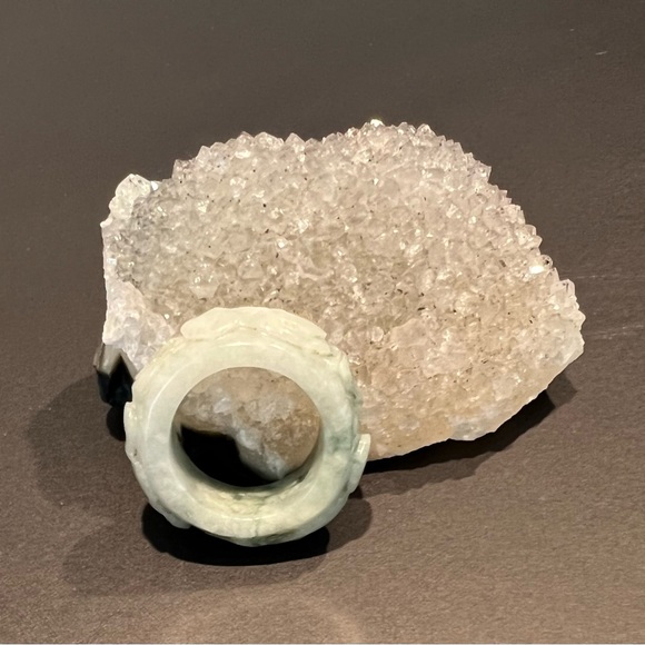 Size 10 carve Jade ring . - Picture 8 of 12